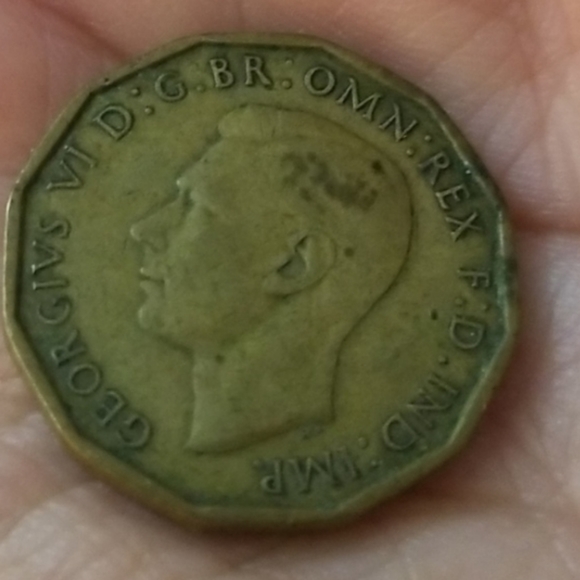 1943 KING GEORGE VI. GREAT BRITAIN 3 PENCE NICKEL-BRASS COIN KM# 849 - Picture 3 of 4